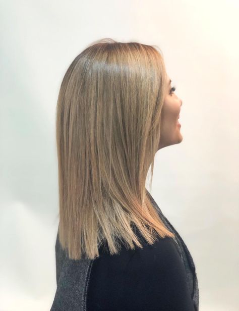 Middle Length Haircut Straight, Solid Hair Color Ideas, Middle Length Hair, Balyage Hair, Hair Style Girl, Summer Blonde Hair, Best Hair Dye, Bronde Hair, Girl Hairstyle