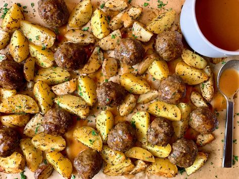 Meatballs and Potatoes on a parchment paper lined baking sheet with a bowl of gravy Sheet Pan Meatballs, Potatoes And Meatballs, Meatballs And Potatoes, Parchment Paper Recipes, Easy Pasta Dinner Recipes, Hamburger And Potatoes, Juicy Meatballs, Easy Pasta Dinner, Pan Dinners