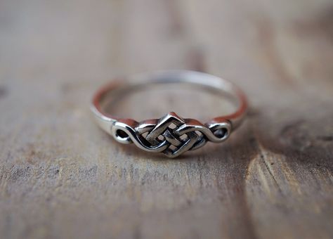 Viking Jewellery, Medieval Rings, Bijoux Art Nouveau, Viking Ring, Knot Ring, Funky Jewelry, Viking Jewelry, Celtic Jewelry, Silver Engagement Rings