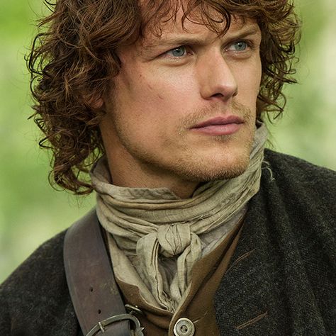 19 TV Stars Who Look Crazy Different IRL James Frazer, Ed Speleers, Peter Pevensie, Graham Mctavish, John Phillips, Sam Hueghan, James Fraser Outlander, Richard Harris, Jaime Fraser