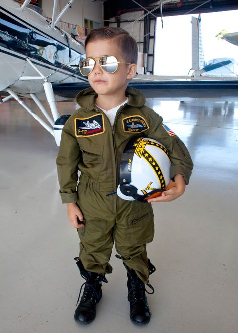 Boys Top Gun Costume. Boys Pilot Costume Toddler Boy Halloween Costumes, Halloween Costumes Kids Boys, Pilot Costume, Halloween Infantil, Halloween Office, Kids Costumes Boys, Halloween Pins, Couples Halloween, Boy Halloween Costumes