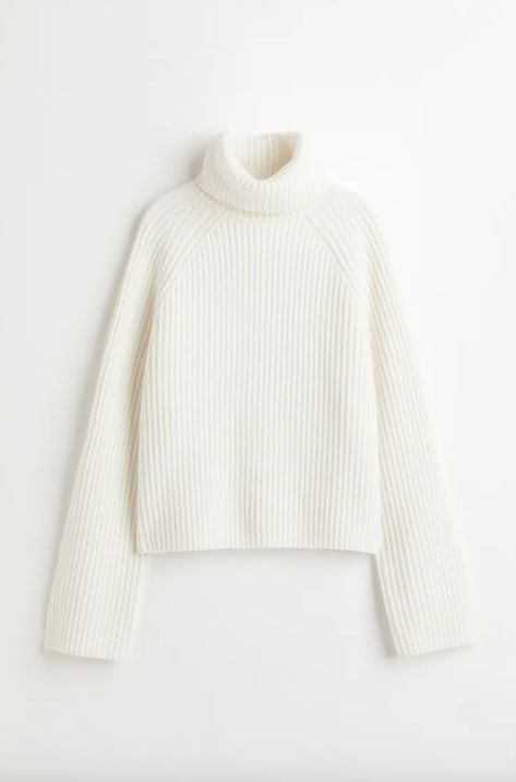 Capsule Wardrobe List, How To Look Expensive, Boxy Sweater, Easy Winter Outfit, Ribbed Turtleneck Sweater, Fitted Turtleneck, White Turtleneck, Styling Cream, Ribbed Turtleneck