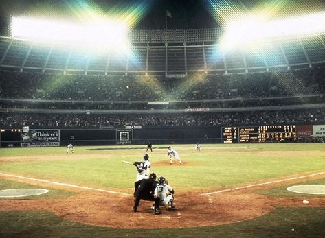 100 Greatest Sports Photos of All Time | Sports Illustrated Hank Aaron, Braves Baseball, Sports Figures, Babe Ruth, The Outfield, Sports Pictures, Home Run, Sports Photos, Vintage Baseball