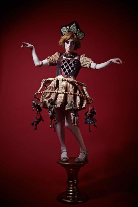 Scary Characters - Halloween circus Steampunk Circus, Circus Fashion, Creepy Circus, Circus Outfits, Scary Characters, Circus Aesthetic, Halloween Circus, Arte Occulta, Dark Circus