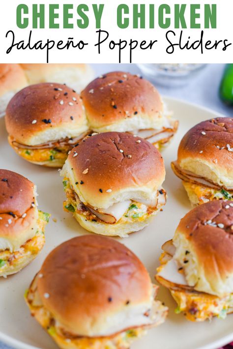 Chicken Jalapeno Popper, Chicken Jalapeno, Easy Cheesy Chicken, Chicken Poppers, Jalapeno Popper Chicken, Meat Rolls, Jalapeno Chicken, Chicken Sliders, Jalapeno Popper