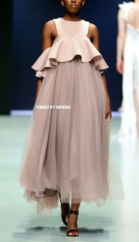 Pregnant Dresses, Boubou Dress, Top Couture, Afro Punk Fashion, Modest Dresses Fashion, Chic Dress Classy, Mommy Outfits, Pregnancy Outfits, Chocolate Cherry