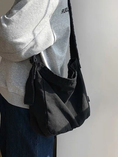 Mode Ulzzang, Canvas Bag Design, Best Crossbody Bags, Canvas Crossbody Bag, Vintage Punk, New Rock, Crossbody Bag Women, Cute Bags, Black Cross Body Bag