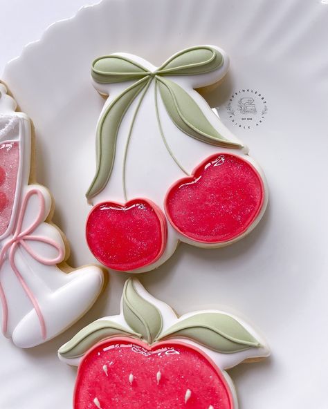 I know I said no fruits for a while but I just realized I never shared what is possibly my favorite still shot from this set ❤️ . . . . . #cookies #sugarcookies #sugarcookiesofinstagram #sugarcookiedecorating #decoratedcookies #cookier #cookieart #isomalt #fruitcookies #cherrycookies #royalicingcookies #bakersofinstagram Cherry Cookies Decorated, Valentine’s Day Sweets, Sugarbelle Cookies, Bow Theme, Flooding Cookies, Fruit Cookies, Cherry Cookies, Kid Cupcakes, Strawberry Cookies