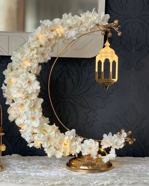 Eid Ul Fitr Decorations, Diy Eid Decorations, Decoration Ramadan, Ramadan Celebration, Eid Mubarak Decoration, Baby Shower Sweets, Iftar Party, Eid Mubarak Card, Ramadan Decor