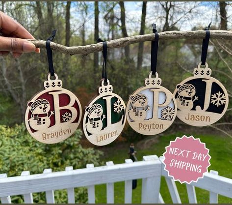 Laser Cut Christmas Ideas Laser Christmas Gifts, Cnc Christmas Ornaments, Glowforge Christmas Ornaments, Laser Engraving Christmas Ideas, Laser Engraved Christmas Ornaments, Wood Cricut Projects, Christmas Laser Projects, Laser Christmas Ornaments, Laser Puzzle