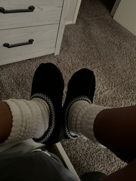 Black Uggs Tasman, Black Tasman Uggs, Black Ugg Tasman Slippers, Black Tasman, Ugg Aesthetic, Ugg Tasmans, Uggs Tasman, Summer Swag Outfits, Pretty Sneakers