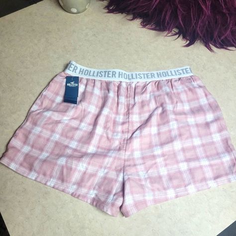 Cute Nwt Women Size Medium Hollister Flannel Boxer Style Shorts Pink White Soft Boxers On Women, Women Boxers Outfit, Boxer Pjs, Wicked Outfit, Boxers For Girls, Pink Boxers, Hollister Shop, Boxers For Women, Womens Boxer Shorts