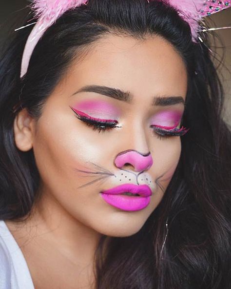 Simple Bunny Makeup, Diy Halloween Face Makeup, Easy Diy Halloween Makeup, Diy Halloween Face, Bunny Halloween Makeup, Halloween Makeup Diy Easy, Bunny Makeup, Cat Halloween Makeup, Makeup Zombie