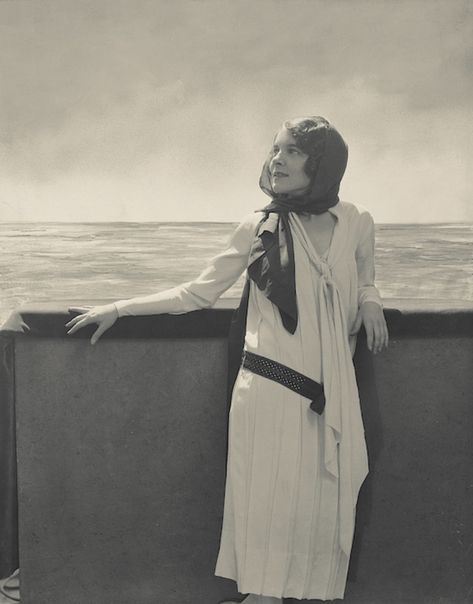 Hugh Holland, 20’s Fashion, Richard Burbridge, Nickolas Muray, Helen Hayes, Pamela Hanson, Greg Williams, Edward Steichen, Edith Head