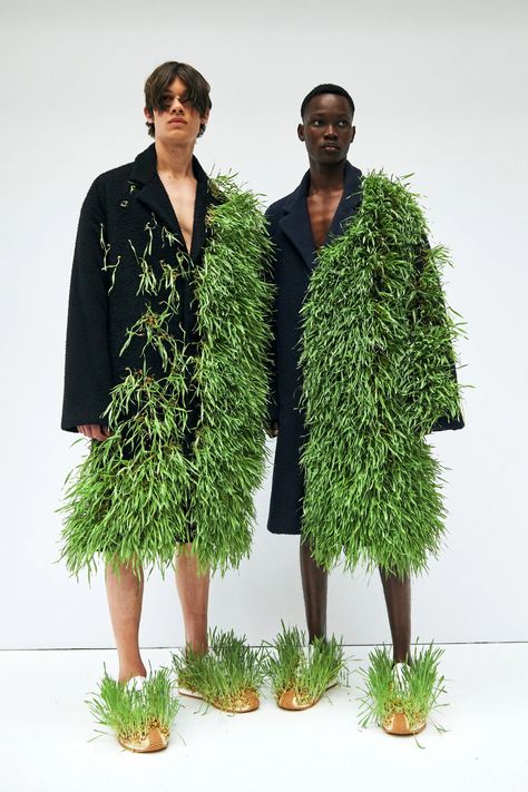 Haute Fashion, Spanish Fashion, Spring 2023, Halloween Disfraces, Live Plants, Textile Design, Creative Director, Paris Fashion, Paris Fashion Week