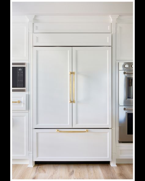 White Oak Refrigerator Panel, Panel Ready Fridge Built Ins, Panel Ready Fridge Kitchen, Sub Zero Refrigerator Built Ins, Kitchen With Separate Fridge And Freezer, Panel Ready Appliances, Big Fridge Kitchen, Panel Ready Fridge, Huge Fridge