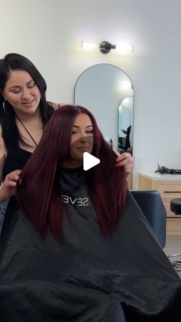 NAYAANA SARAHY |  AZ HAIR ARTIST on Instagram: "🔥HIGHLY REQUESTED FORMULA🔥  YES, we had to lighten @brynnemarie hair for this vibrant red🌶️  We are constantly changing her hair color so we did have to remove her old color to give us a clean canvas for this hot new colour🔥  @k18hair every step of the way to ensure her hair feels like new✨ @oligopro gave me that clean lift😮‍💨 @schwarzkopfusa IGORA ROYAL & IGORA VIBRANCE for her perfect COLOUR🔥 @sevenhaircare for the ultimate finish✨  Custom Colored Keratin Extensions 🤌🏻  FORMULA👇🏻   ROOTS: 20g(6-68)+10g(6-88)+10g(5-99)+ 40g(20vol)  MID to ENDS: 15g(6-68)+10g(6-88)+15g(0-89)+40g(13 Vol)   Should I post her haircut next? I mean… @sabrinacarpenter did repost it 😏" Igora Royal Red Formulas, Joico Red Hair Color Formulas, Igora Reds, Schwarzkopf Hair Color Chart, Red Velvet Hair Color, Plum Red Hair, Igora Hair Color, Igora Vibrance, Keratin Extensions