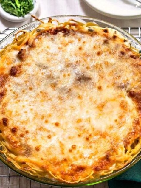 Spaghetti Pie With Alfredo Sauce, Baked Spaghetti Pie Recipe, Michael Symon Spaghetti Pie, Old Chicago Spaghetti Pie Recipe, Spaghetti Pie Recipe Easy Ricotta, Spagetti Pie Recipe Easy, Spaghetti Pie Recipe Easy Cream Cheese, Easy Spaghetti Pie, Spaghetti Pie Recipe Easy Cottage Cheese