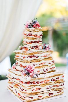 Waffle Wedding, Alternative Wedding Cakes, 50th Anniversary Cakes, Wedding Cake Alternatives, Waffle Cake, Smallest Wedding Venue, Wedding Cake Rustic, Rustic Wedding Cake, Traditional Cakes