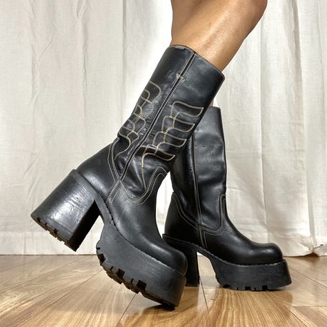 Retro Chunky Boots, Y2k Cowboy Boots, Platform Cowboy Boots Outfit, Chunky Cowboy Boots, Vintage Chunky Boots, Y2k Boots Outfit, Chunky Platform Boots Outfit, Platform Boots Aesthetic, Platform Cowboy Boots