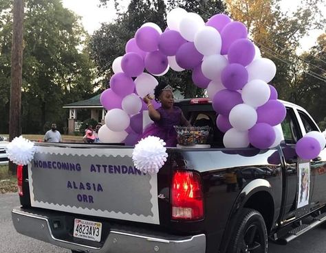 Homecoming Truck Decorations, Homecoming Parade Cheer Floats, Hoco Parade Car Decorations, Pageant Parade Float, High School Parade Floats Homecoming, Homecoming Truck Decorations For Parade, Float Ideas For Parade Homecoming, Parade Truck Decorations, Hoco Parade Float Ideas