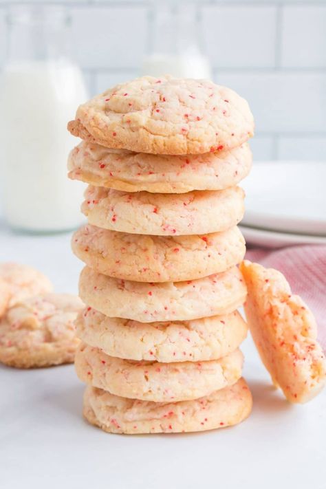 Cherry Chip Cake Mix Cookies (Only 4 Ingredients!) Cherry Chip Cookies, White Cake Mix Cookies, Cherry Chip Cake Mix, Pudding Cake Mix, Cherry Chip Cake, Easy Vanilla Cupcakes, Lemon Cookies Easy, Cake Box Cookies, Boxed Cake Mixes Recipes