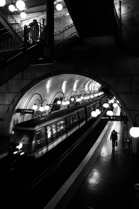 Black and White Photo of the Paris Metro Paris Metro Stations, Poetic Photo, Metro Paris, Visual Puns, Giant Poster, Paris Metro, French Street, New York Subway, Street Photographers