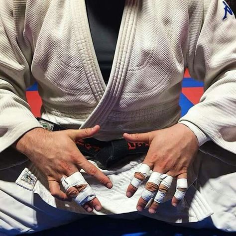 Jiu Jutsu, Martial Arts Photography, Bjj Jiu Jitsu, Ju Jitsu, Sports Aesthetic, Martial Arts Training, Sport Body, Mens Outfit Inspiration, Combat Sports