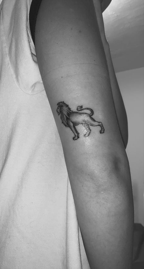 Lion Tattoo Patchwork, Lion Ankle Tattoo, Running Lion Tattoo, Lion Body Tattoo, Small Lion Tattoo Men, Tiny Lion Tattoo, Fine Line Lion Tattoo, Minimalist Lion Tattoo, Lion Tattoo Simple