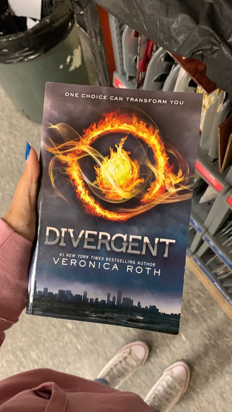 Divergent Cover, Divergent Book Cover, Divergent Books, Divergent Book Series, Product Wishlist, Tbr Books, Divergent Book, The Divergent, Young Adult Books