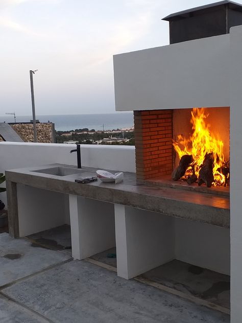 Braairoom Ideas, Barbacoa Jardin, Outdoor Bbq Grill, Barbecue Design, Outdoor Barbeque, Outdoor Kitchen Decor, Outdoor Bbq Kitchen, Build Outdoor Kitchen, Backyard Buildings