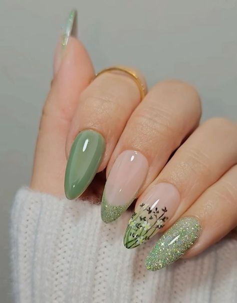 Midsummer Nail Ideas, Faerie Nail Art, Bridgerton Inspired Nails Ideas, Sage Green And Lilac Nails, Nail Green And Pink, Fairy Vibe Nails, Garden Theme Nails, Bridgerton Nails Design, Bridgerton Nail Art