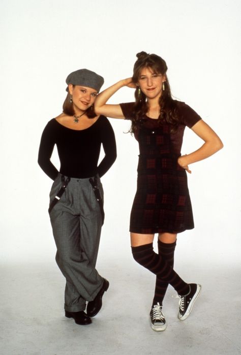 The 11 Most '90s Fashion Moments On 'Blossom' Could Still Be Cool Today — PHOTOS 90s Wear, 1990 Style, Style Année 90, Casual Attire For Women, Vestidos Retro, 90s Fashion Women, 90's Fashion, 90s Fashion Outfits, 90s Outfit