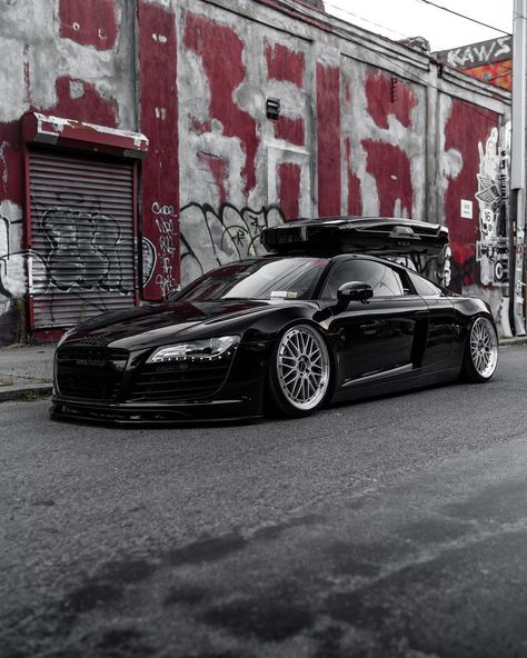 TRAP TUESDAY| Let me go put on my cleats, the way that I get up and run through the streets 👟 ��� Cars Audi R8, Audi Motor, R8 Audi, Audi Sports Car, Audi 90, Hyper Cars, Cars Photo, Cars Audi, Audi 100