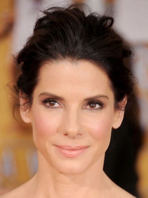 Sandra Bullock Makeup, Marie Osmond, Mom Hairstyles, No Makeup, Sandra Bullock, Wedding Hair And Makeup, Powerful Women, Dark Hair, Bridal Makeup