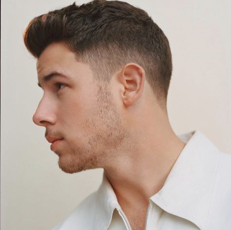 Nick Jonas Hair, Nick Jonas Haircut, Men Haircut Styles, Mens Haircuts Fade, Mens Haircuts Short, Nick Jonas, Crew Cuts, Ex Machina, Jonas Brothers