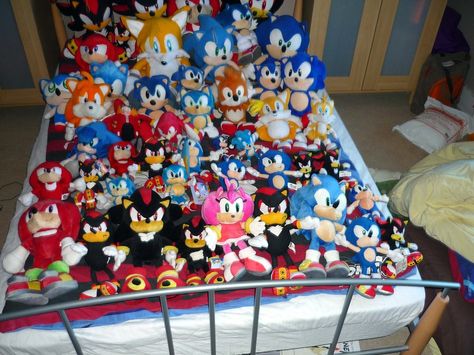 Sonic Merch Aesthetic, Hedgehog Room, Sonic Plush Toys, Sonic Plush, Sonic Collection, Sonamy Comic, Plush Collection, Sonic 3, Sonic Franchise