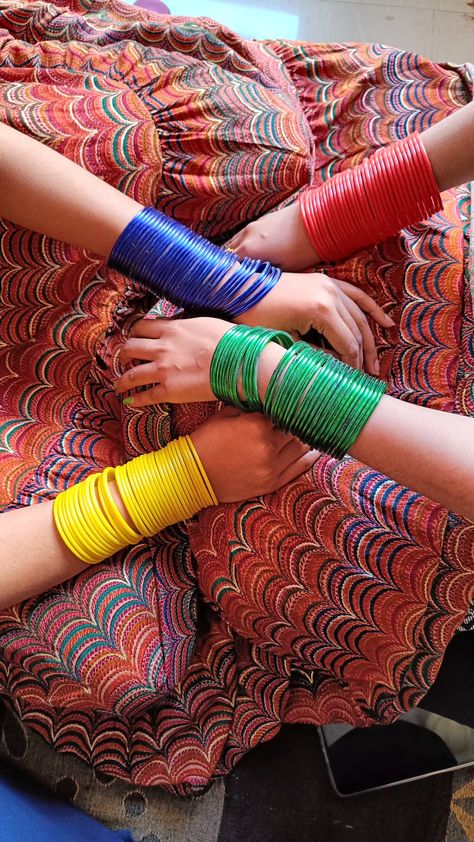 Desi aesthetic Glass Bangles Aesthetic, Rakhi Shoot, Hindu Aesthetic, Colourful Bangles, Women Culture, Beautiful Bangles, Bridal Lengha, Colorful Bangles, Tamil Girls