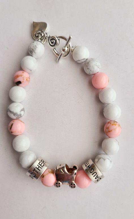 Mother's Day Projects, Mother Daughter Bracelets, First Time Mom, Mothers Day Special, Jewelry Diy Bracelets, Handmade Jewelry Diy, Business Inspiration, Handmade Bracelet, Jewelry Diy