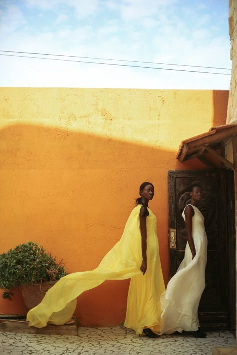 Sophie Zinga Wow Photo, Photographie Inspo, Classy Fashion, Foto Art, Yellow Aesthetic, Shoot Inspiration, Fashion Shoot, Photography Inspo, Mode Style