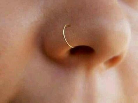 Nostril Ring Piercing, Nose Piercing Inspo Aesthetic, Nose Piercing Septum, Orr Piercing, Piercings Bonitos, Ring Nose Piercing, Piercing Nostril, Men's Piercings, Nose Piercing Ring