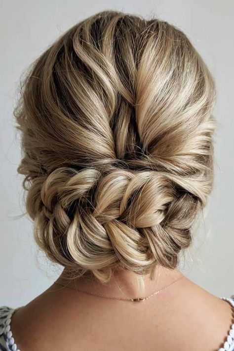 Wedding Hairstyles For Medium Hair, Wedding Hairstyles Bride, Braided Hairstyles Updo, Penteado Cabelo Curto, Hair Wedding, Wedding Pins, Trending Hairstyles, Wedding Hairstyles For Long Hair, Braided Updo