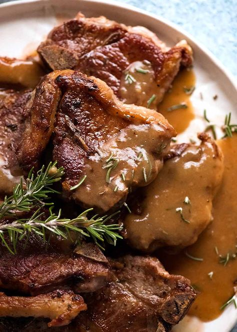 Plate of Lamb Chops with Rosemary Gravy garnished with rosemary Rosemary Gravy, Lamb Chop Recipe, Lamb Chops Marinade, Garlic Lamb Chops, Lamb Gravy, Best Lamb Recipes, Lamb Roast Recipe, Lamb Loin Chops, Lamb Dinner