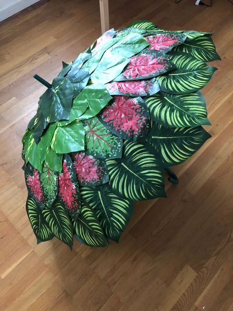 Leaf Umbrella, Elf Kostüm, Green Umbrella, Floral Umbrellas, Umbrella Decorations, Recycled Dress, Deco Nature, Wacky Hair Days, Festival Gear