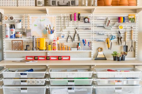 Hanging Garage Shelves, Container Garage, Elfa Shelving, Garage Attic, Craft Closet, Shed Organization, House Garage, Garage Organization Diy, Guide To