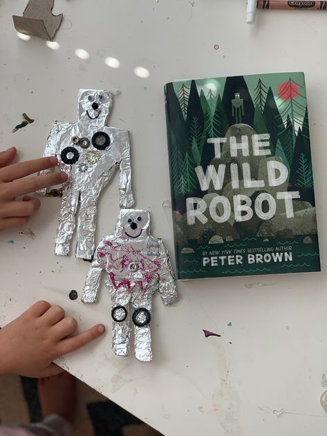 Robots Preschool, Robot Activity, School Library Decor, Robot Craft, The Wild Robot, Couple Fun, Steam Ideas, Homeschool Inspiration, Indoor Activities For Kids