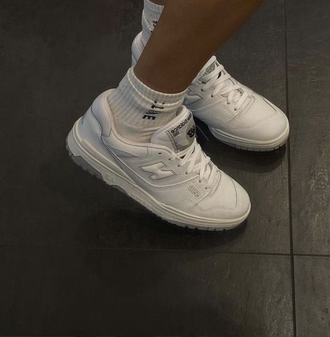 New Balance White Sneakers, New Balance Outfit, New Balance White, Cinderella Shoes, Fresh Shoes, Hype Shoes, Shoe Inspo, Aesthetic Shoes, Swag Shoes