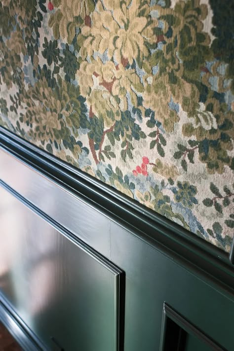 Dining Room by Sarah Barnard Design | 1stDibs Wallpapers Texture Interior Design, Rebecca Atwood Wallpaper, Wallpaper Hallway, Fabric Covered Walls, Hallway Wallpaper, Eclectic Dining Room, Moody Decor, Burlap Canvas, Tudor Revival