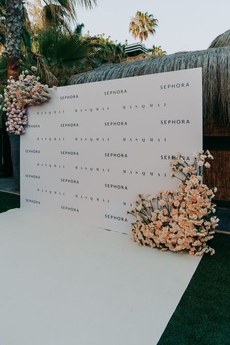 Company Opening Event, Launching Party Ideas, All White Party Backdrop, Influencer Event Activities, Influencer Party Ideas, Brand Launch Event Ideas, Clothing Launch Party Ideas, Brand Event Decor, Branding Event Ideas