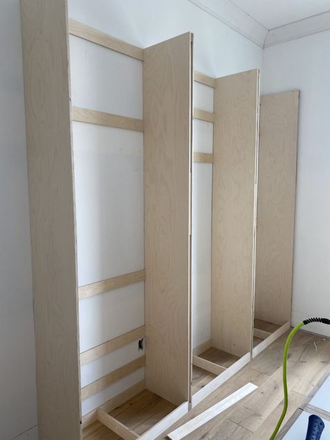 Diy Kast, Diy Closet Shelves, Diy Custom Closet, Closet Planning, Closet Diy, Closet Built Ins, Closet Design Layout, Closet Renovation, Diy Wardrobe